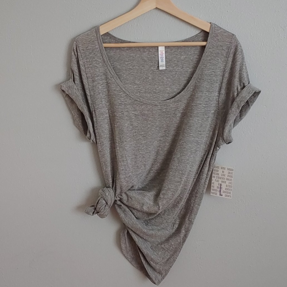 NWT LuLaRoe Heathered Gray Classic T